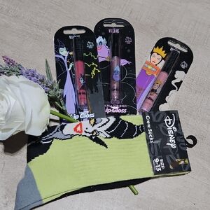 Disney 🎄 Villains Lip Gloss and Socks Set